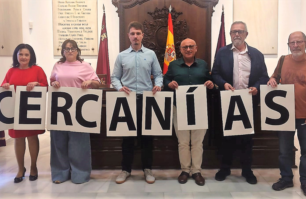 La izquierda exige la reapertura de la comunicación por tren entre Lorca y Murcia